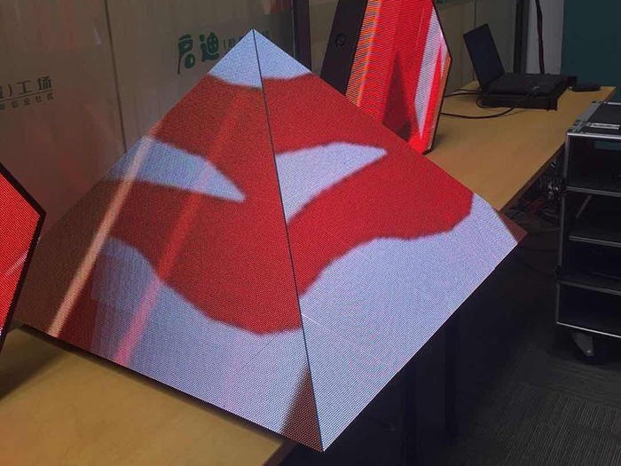 異形LED屏廠家：如何應(yīng)對市場需求的多樣性？